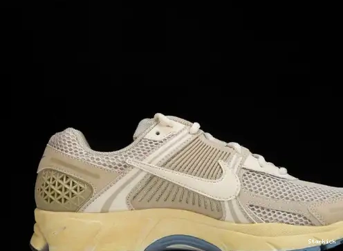 FB8825-111 Vomero   Oatmeal Zoom Nike 5  0629